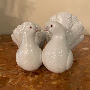 LIadro Couple of Doves Figurine